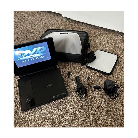 Audiovox Portable dvd player 6x8 inches black and carrying case - Picture 1 of 12